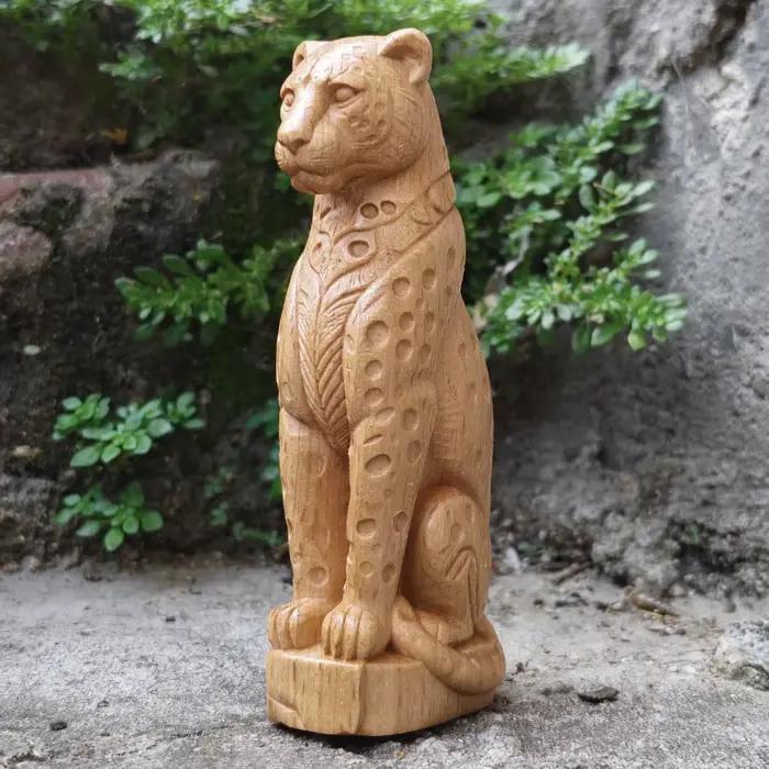 Figurine de léopard en bois sculptée à la main de 3,8 pouces, style réaliste, style artistique, conv