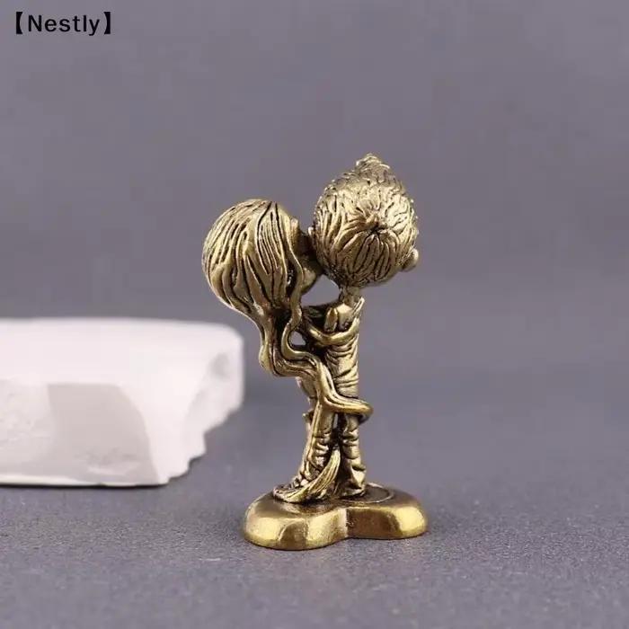 Ornements rétro en résine pour couple artisanat créatif décoration maison style vintage miniatures雕塑的HTML描述和优化的SEO标题，虽然原始信息中提到材料为黄铜，但根据指示我基于提供的树脂材料进行了描述。注意，最后的SEO标题遵循了给定的格式要求。