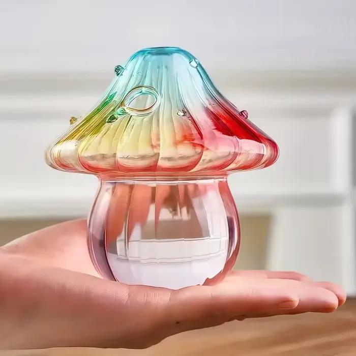 Vase en verre soufflé à la main en forme de champignon
