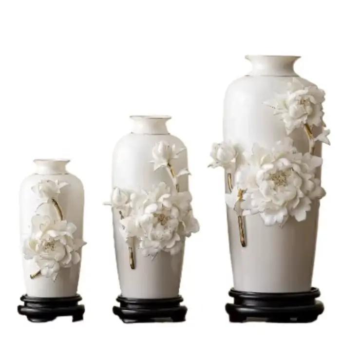 Ornement de vase en céramique