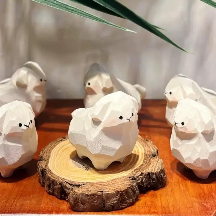 Figurines en bois artisanales
