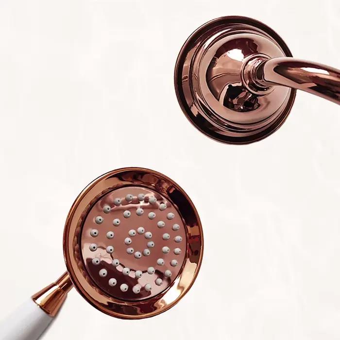 Pommeau de douche à effet de pluie doré en laiton
