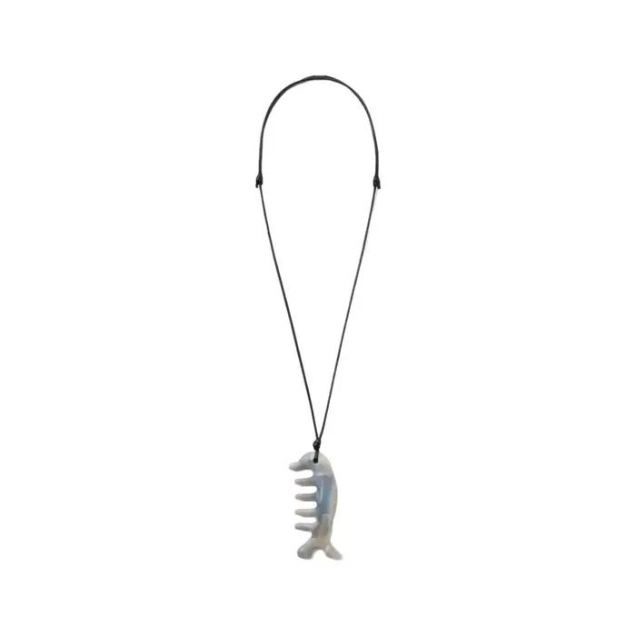 Collier rétro à motif d'arête de poisson, pendentif en résine haut de gamme, polyvalent et élégant, accessoire tendance pour tenue décontractée et plus encore