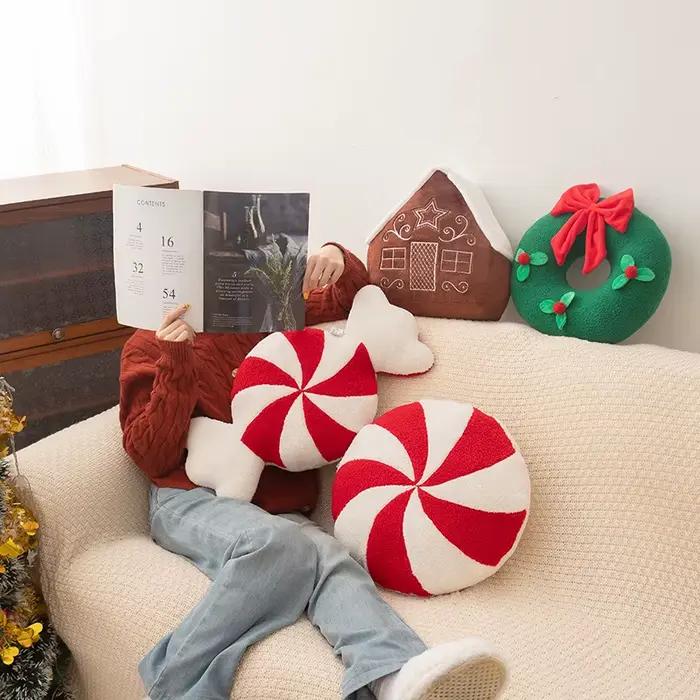Coussin en peluche couronne de bonbons flocon de neige