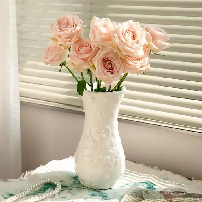 Ornements Style européen rétro Relief Rose Imitation Vase en céramique salon Senior sens bureau décoration de la maison