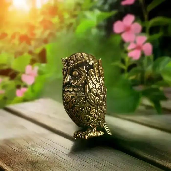 Sculpture de hibou en laiton unique
