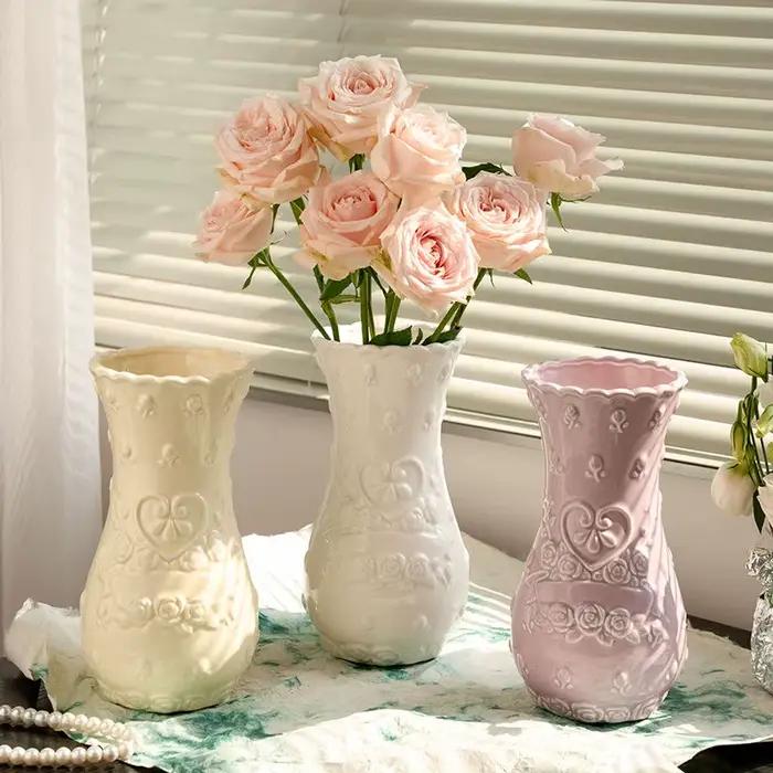Ornements Style européen rétro Relief Rose Imitation Vase en céramique salon Senior sens bureau décoration de la maison