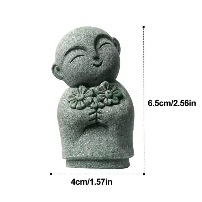 Figurine de petit moine en grès