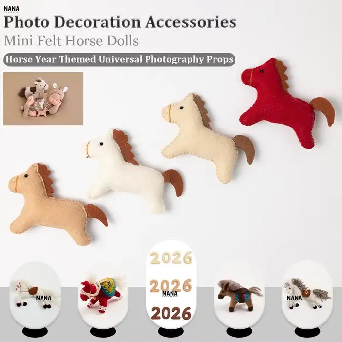 Accessoires de photographie nouveau-né thème 2026 : figurines de chevaux en feutre faites à la main