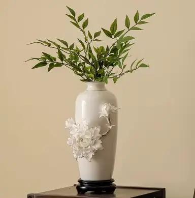Ornement de vase en céramique