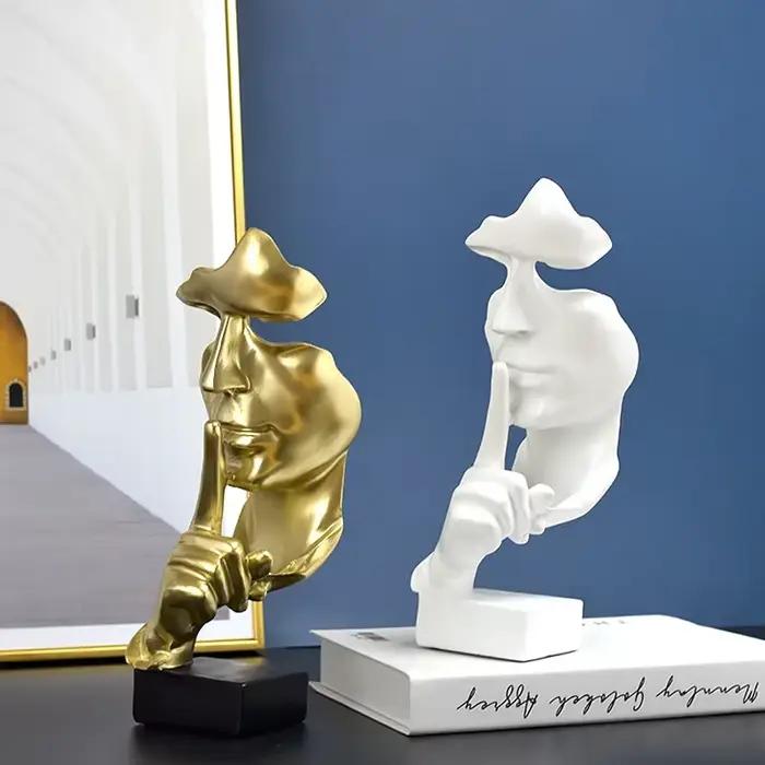 Statue de penseur en résine