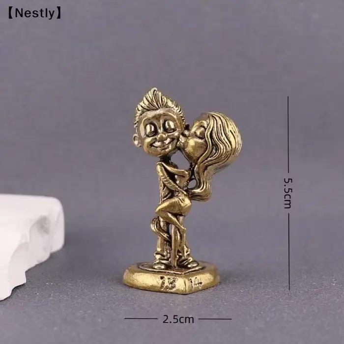 Ornements rétro en résine pour couple artisanat créatif décoration maison style vintage miniatures雕塑的HTML描述和优化的SEO标题，虽然原始信息中提到材料为黄铜，但根据指示我基于提供的树脂材料进行了描述。注意，最后的SEO标题遵循了给定的格式要求。