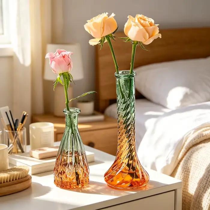 Vases à bourgeons en verre