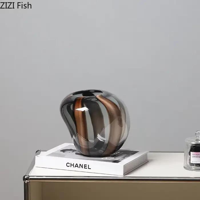 Vase en verre rayé coloré