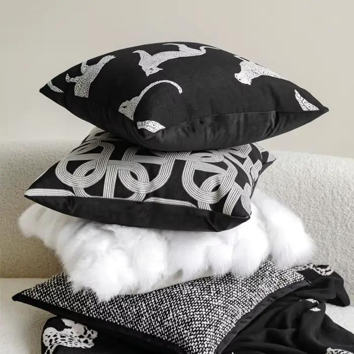Housse de coussin brodée en Jacquard simple face