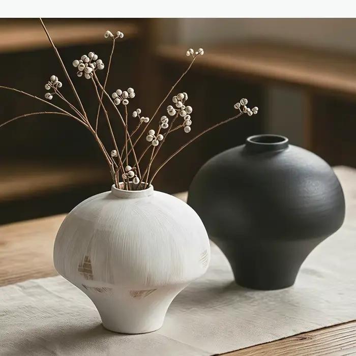 Vase en céramique fait main moderne pour décoration intérieure et arrangements floraux élégants occasions spéciales