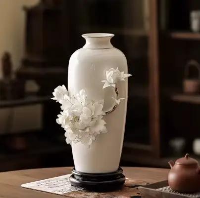 Ornement de vase en céramique