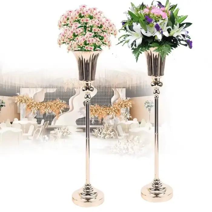 Vase à fleurs doré de luxe