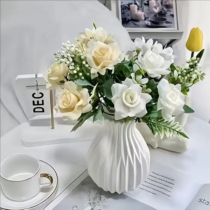 1 vase en plastique rayé de style moderne