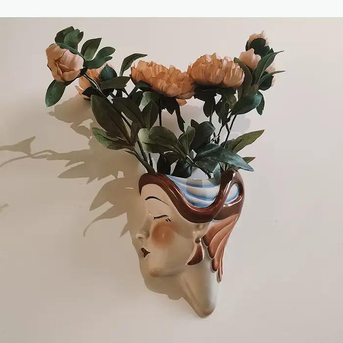 Vase mural en porcelaine élégant motif femme noble pour décoration murale salon arrangement floral occassions spéciales ```