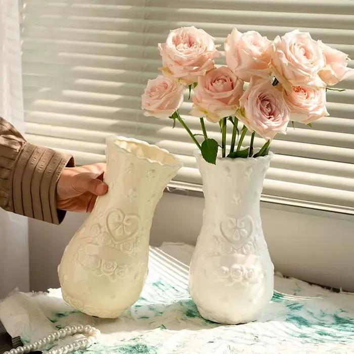 Ornements Style européen rétro Relief Rose Imitation Vase en céramique salon Senior sens bureau décoration de la maison