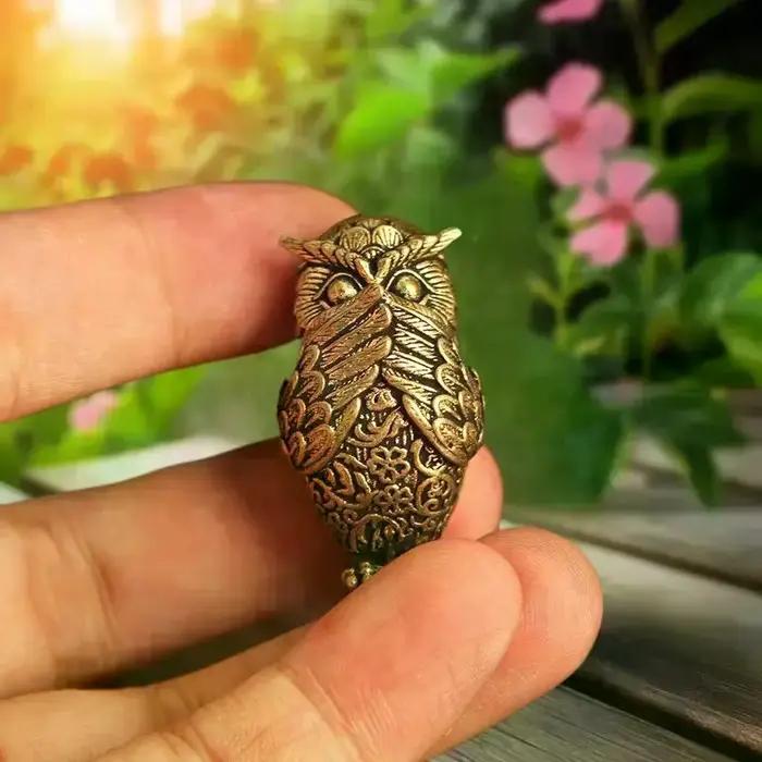 Sculpture de hibou en laiton unique