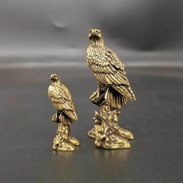 Statue d'aigle en laiton