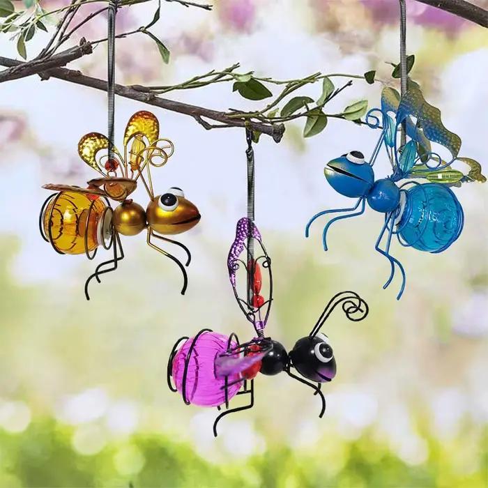 Statue d'insecte en fer solaire avec guirlande lumineuse LED