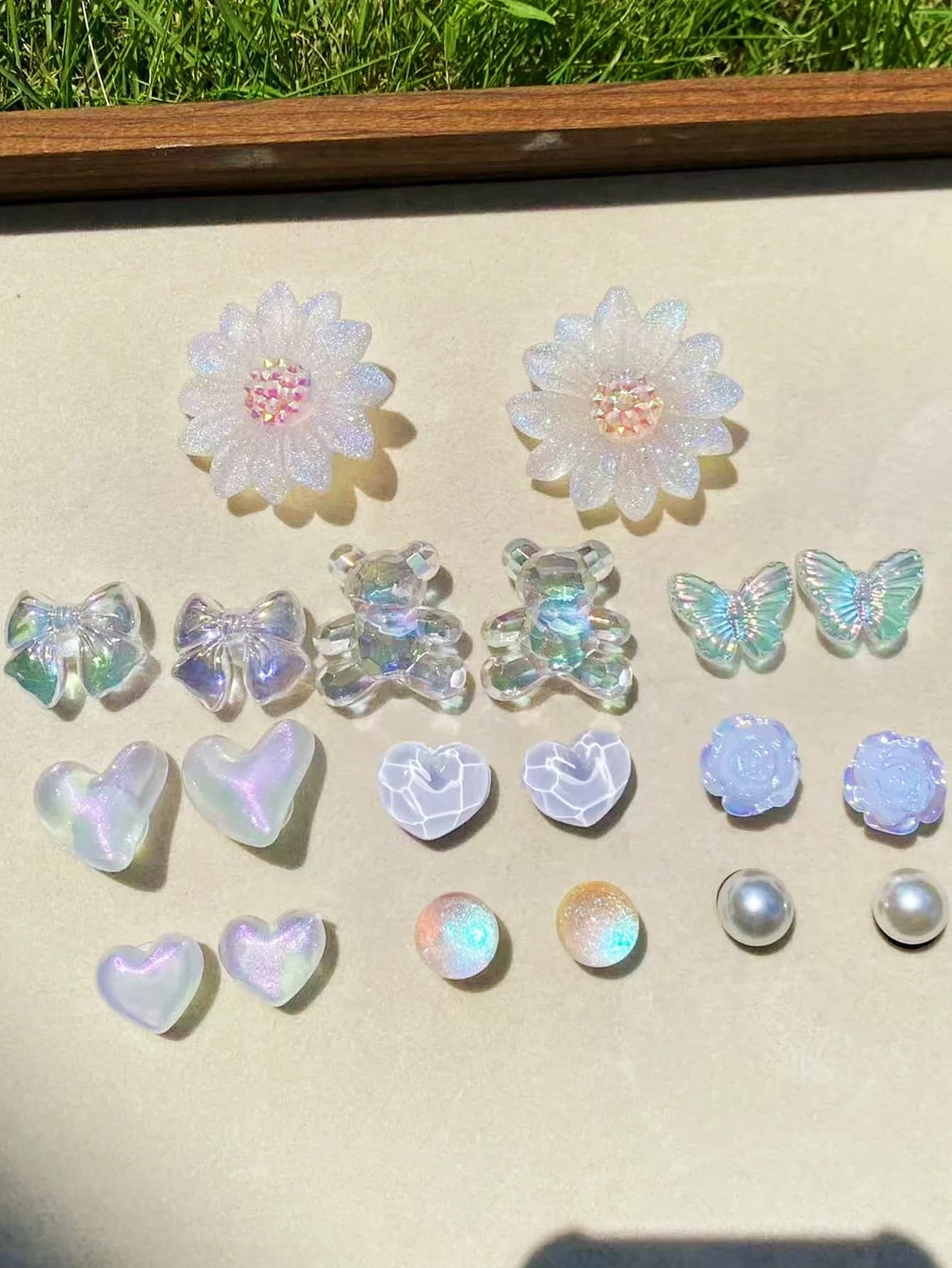 20 fleurs blanches, ours, nœud, ondulation de l'eau, papillon, perle ABS, boucle de chaussure ronde 
