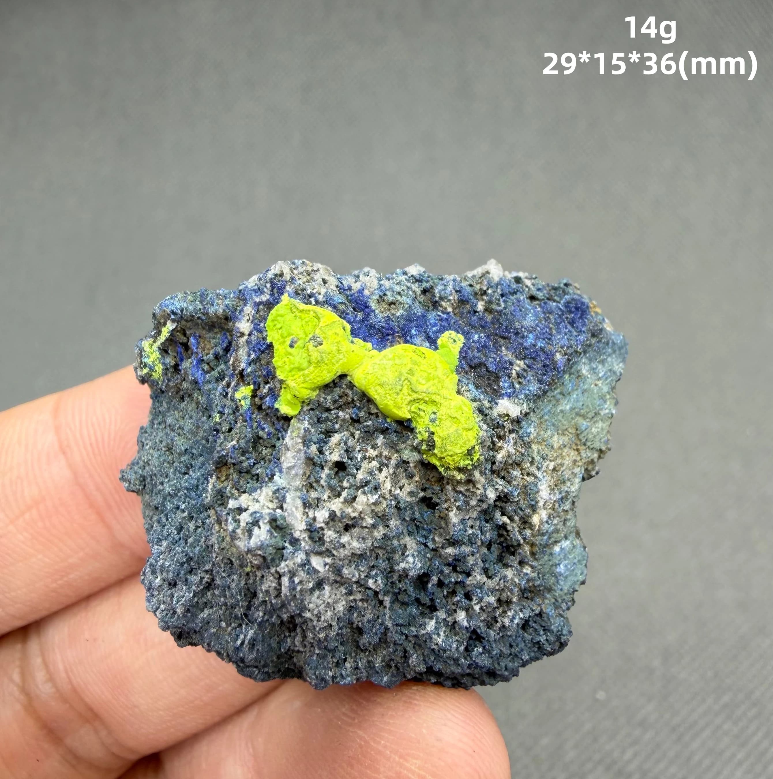 Rare — Volborthite naturellement associée à de la malachite — Spécimen de qualité collectionneur — 1
