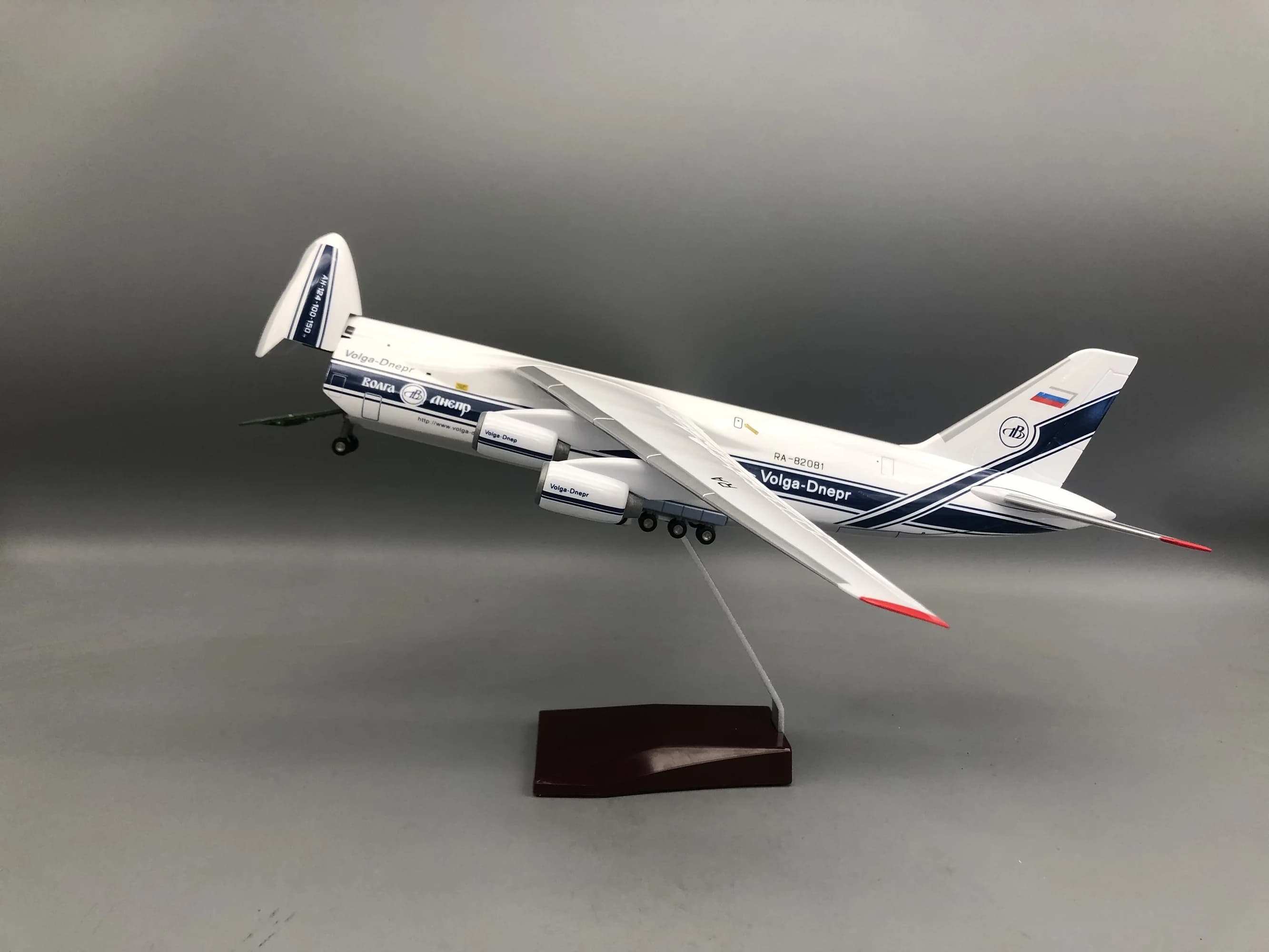Avion de transport Volga An-124 en résine, 42 cm, échelle 1/165, miniatures d'avions de collection, 