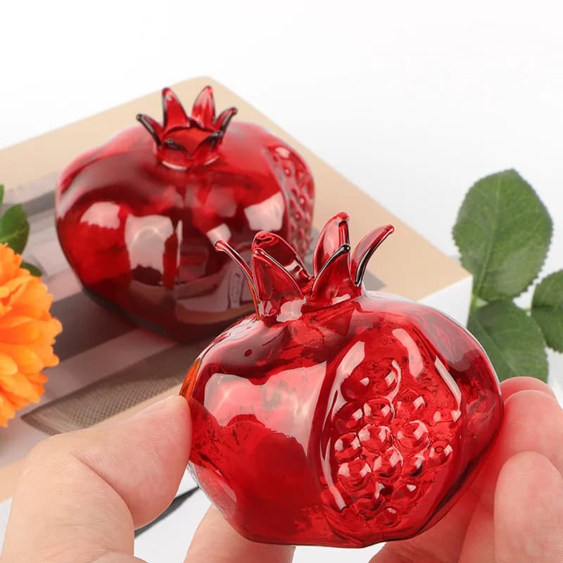 Vase en verre en forme de grenade