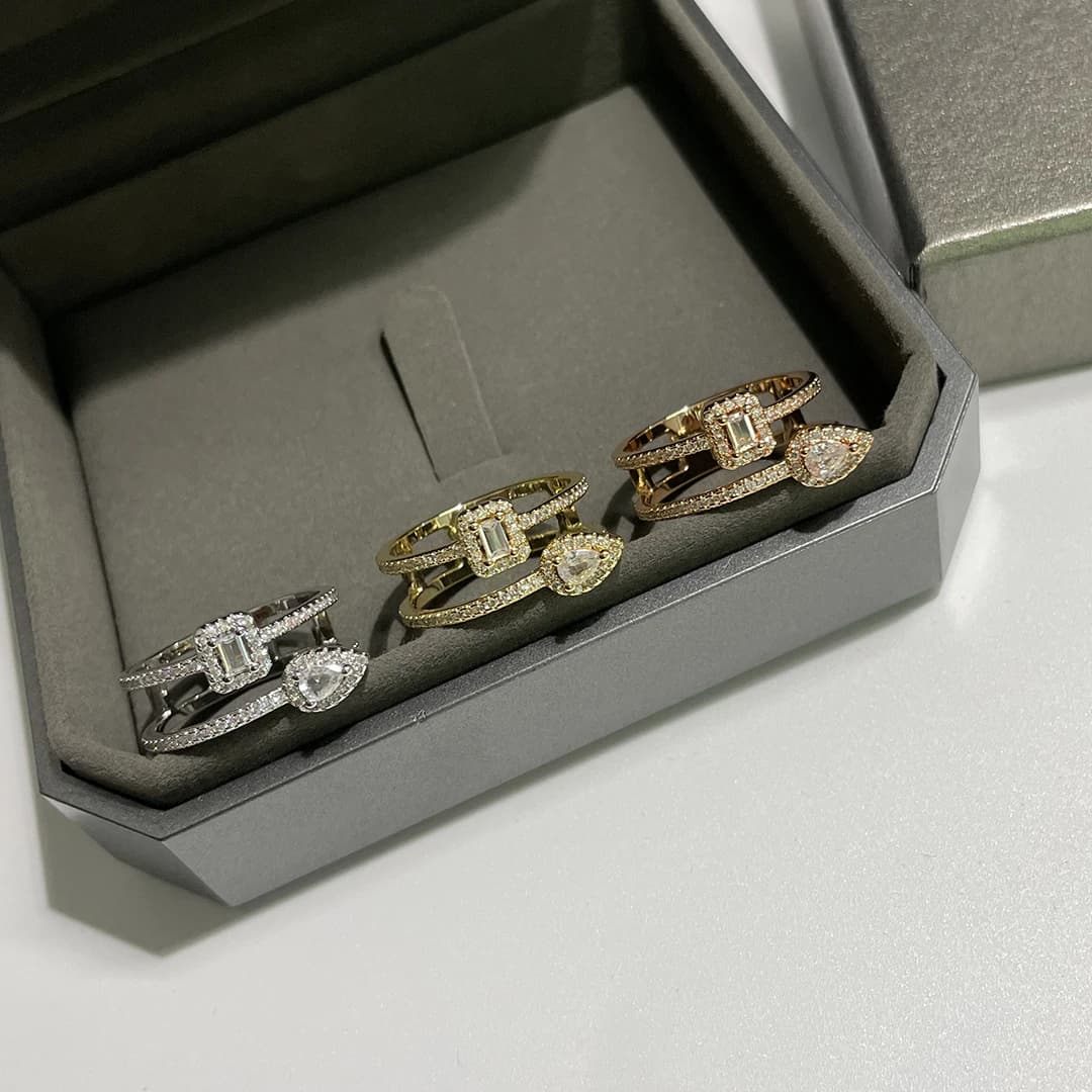 La bague en diamant en forme de goutte d'eau est d'une qualité haut de gamme et exquise, ce qui en fait un cadeau idéal pour les occasions spéciales.