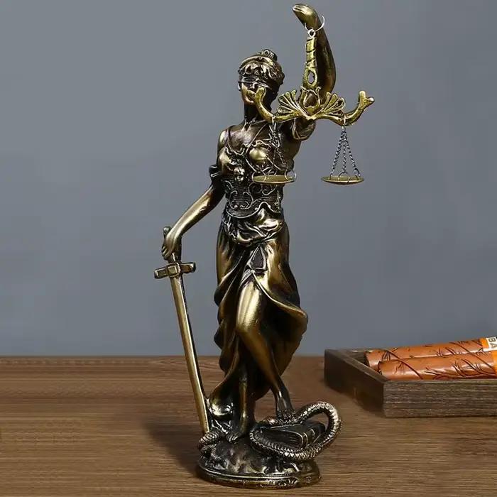 Statue Créative Rétro de la Déesse de la Justice à Fond Rond, Ornement de Bureau d'Avocat, Cadeaux,