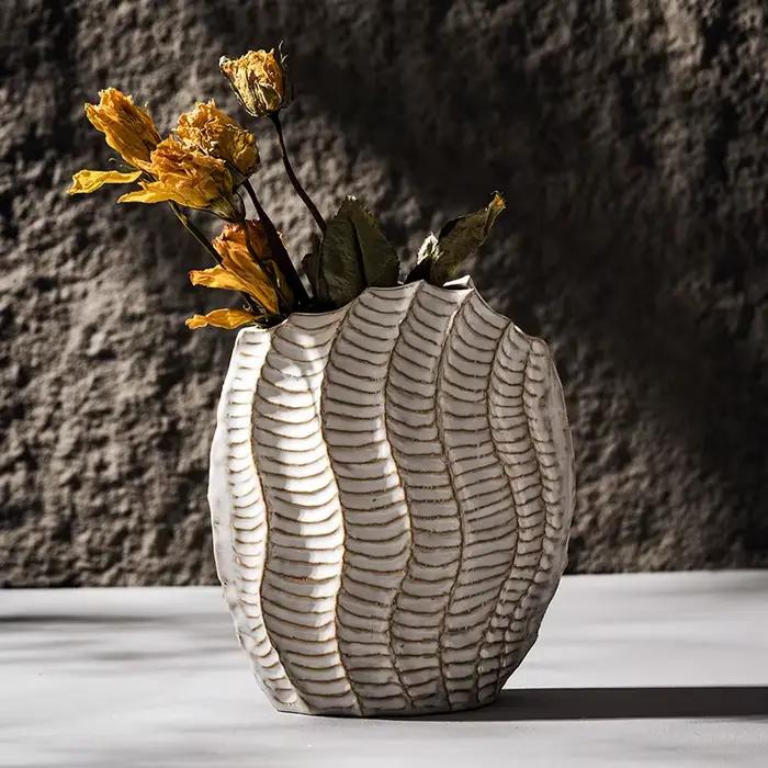 Vase en céramique rétro pour centre de table