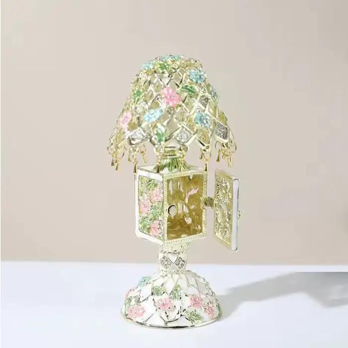 Boîte à bijoux émaillée