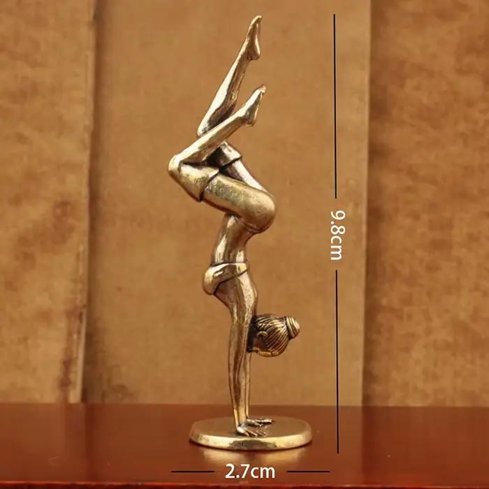1 pièce Petite statue de yoga en laiton