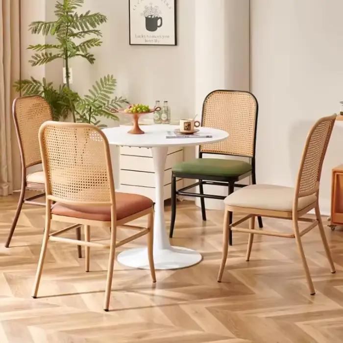 Chaises de salle à manger rustiques en rotin