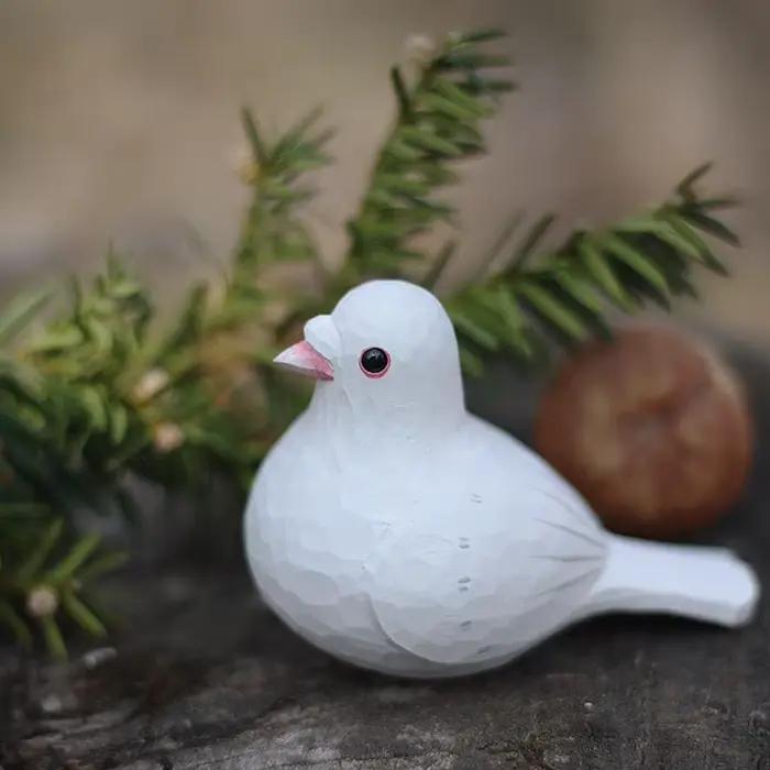 Oiseaux sculptés en bois | Décoration Paloma de la Paz | Pigeons blancs et gris | Sculpture artisanale en bois | Adorno Mesa Madera Maciza