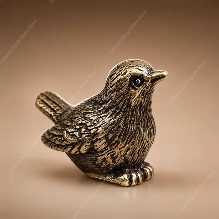 Figurine d'oiseau en laiton massif, détaillée et élégante, pièce de décoration intérieure polyvalente, décor bleu sarcelle, figurine d'oiseau en laiton élégante, figurine de moineau pour la décoration
