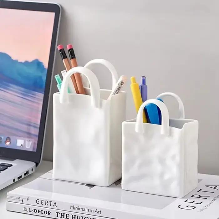 Vase blanc décoratif moderne en forme de sac à main