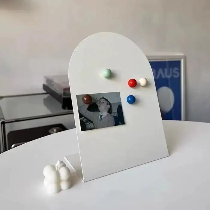 Tableau d'affichage de bureau en métal, plaques sur pied, ornement, panneau de messages de grande capacité, panneau de rangement décoratif