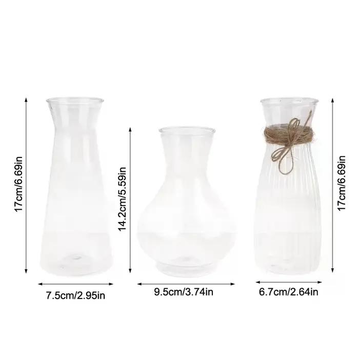 Vase en plastique transparent rayé
