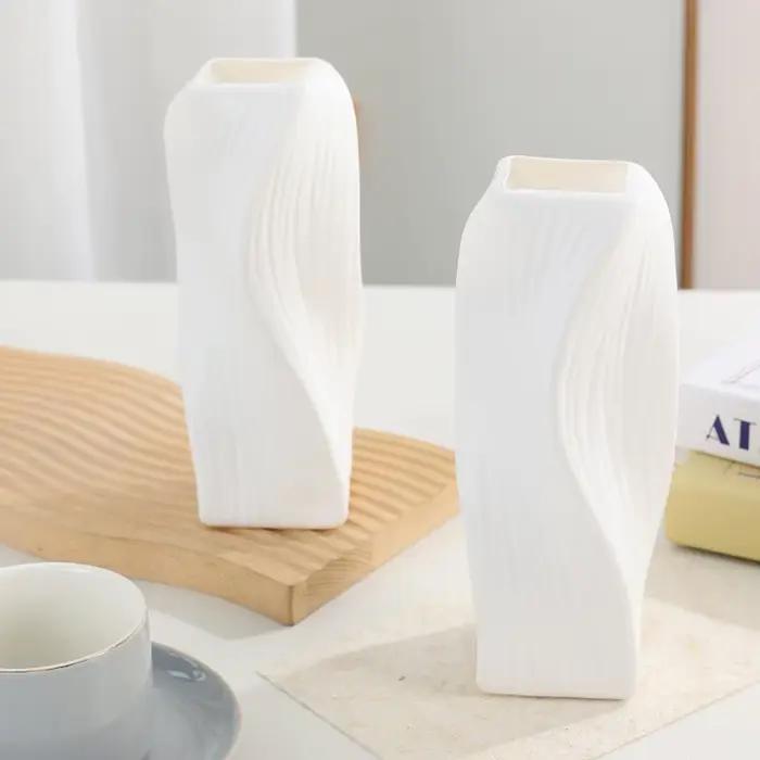Vase en plastique nordique