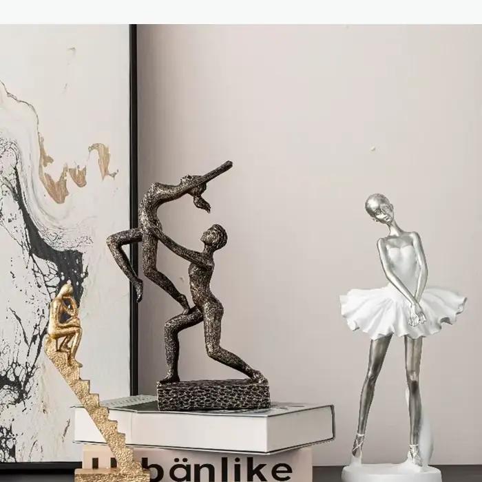 Statue de figures abstraites de danseurs doubles moderne en matériaux organiques pour bureau et décoration intérieure