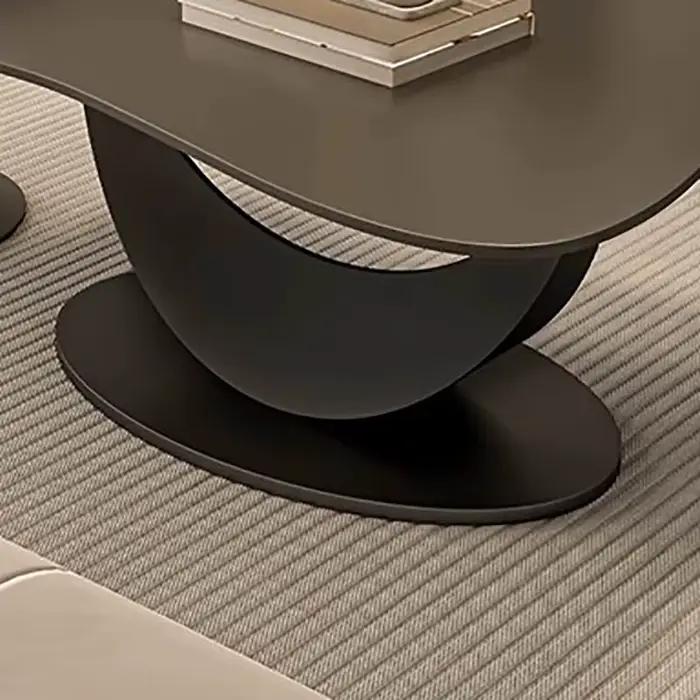 Table basse italienne simple au design esthétique tendance
