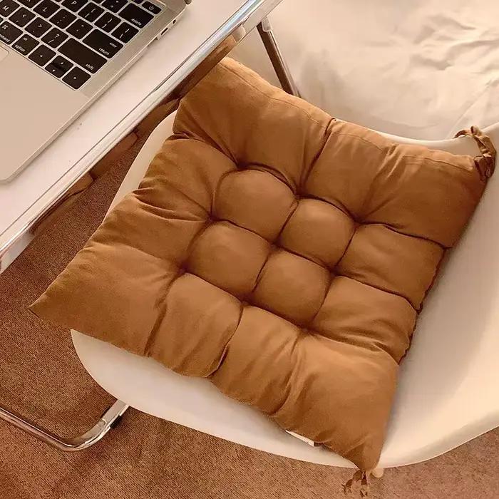 Coussin en lin et coton perlé carré pour dossier de tabouret