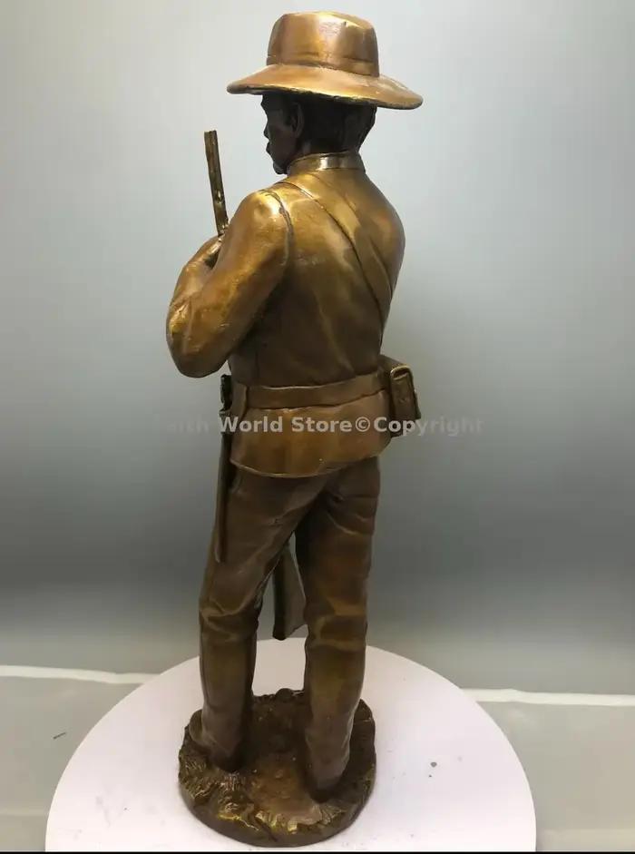 Statue en bronze de mousquetaire français