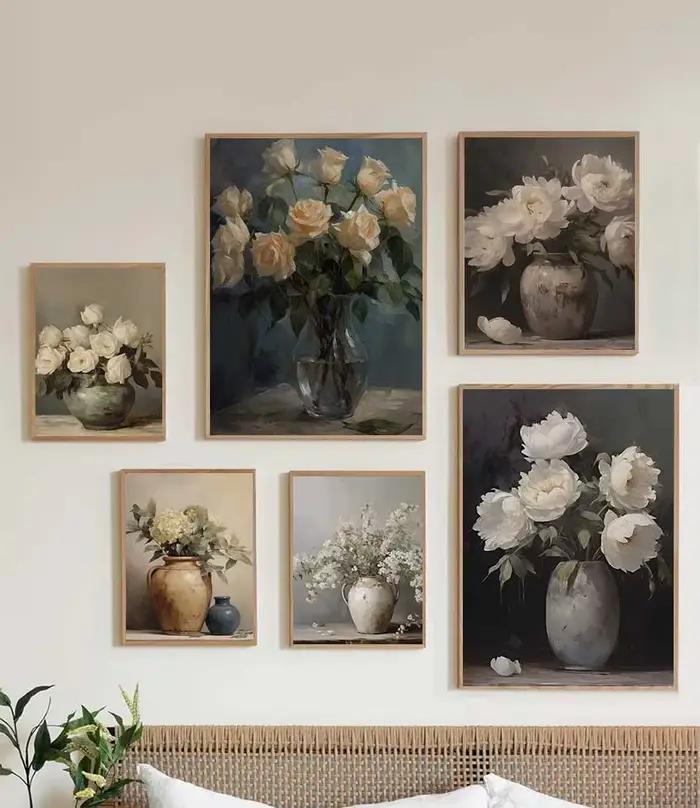 Peinture de fleurs de printemps sur toile aquarelle moderne avec vase vintage, pivoines moody, style bohème pour décoration de maison ou cadeau original