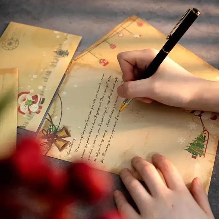 Ensemble d'enveloppes de papiers d'écriture de noël